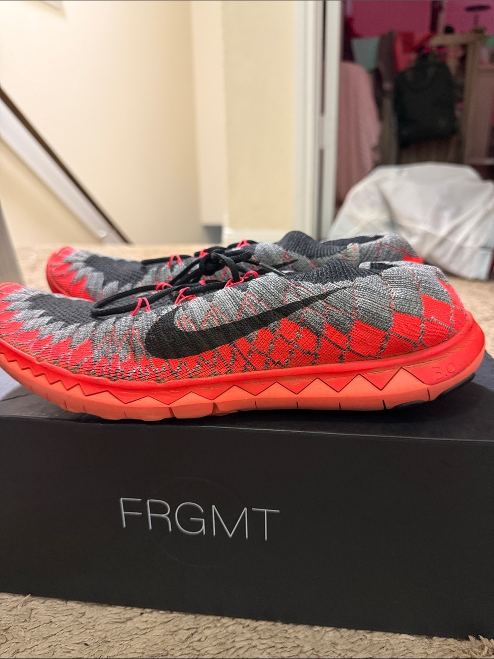 Nike Men’s Grey & Red Flyknit Training Shoes